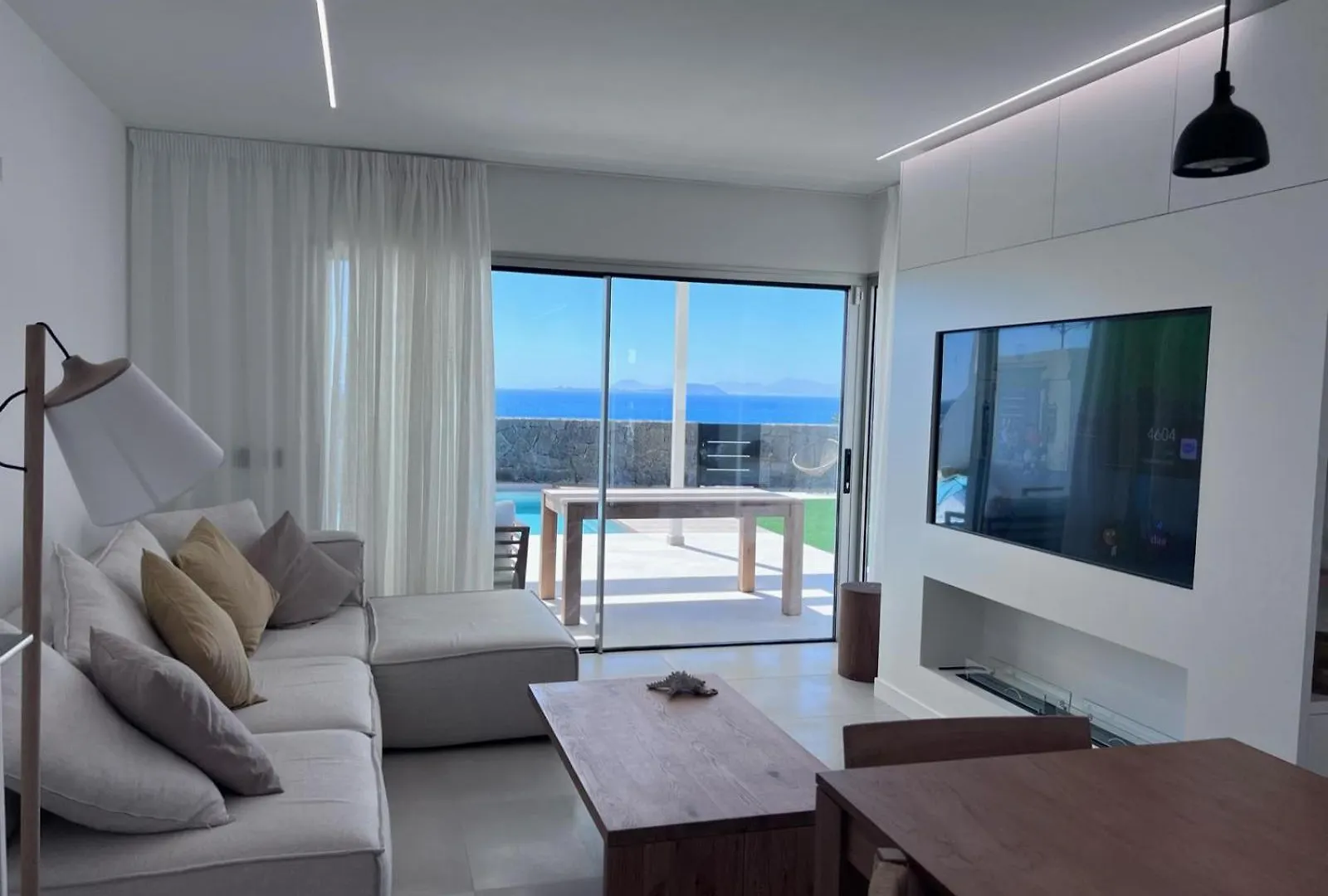 Villa Vulcana Suite Playa Blanca  Spain