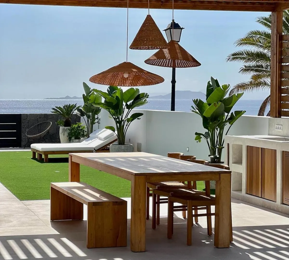 Vulcana Suite Playa Blanca  Villa