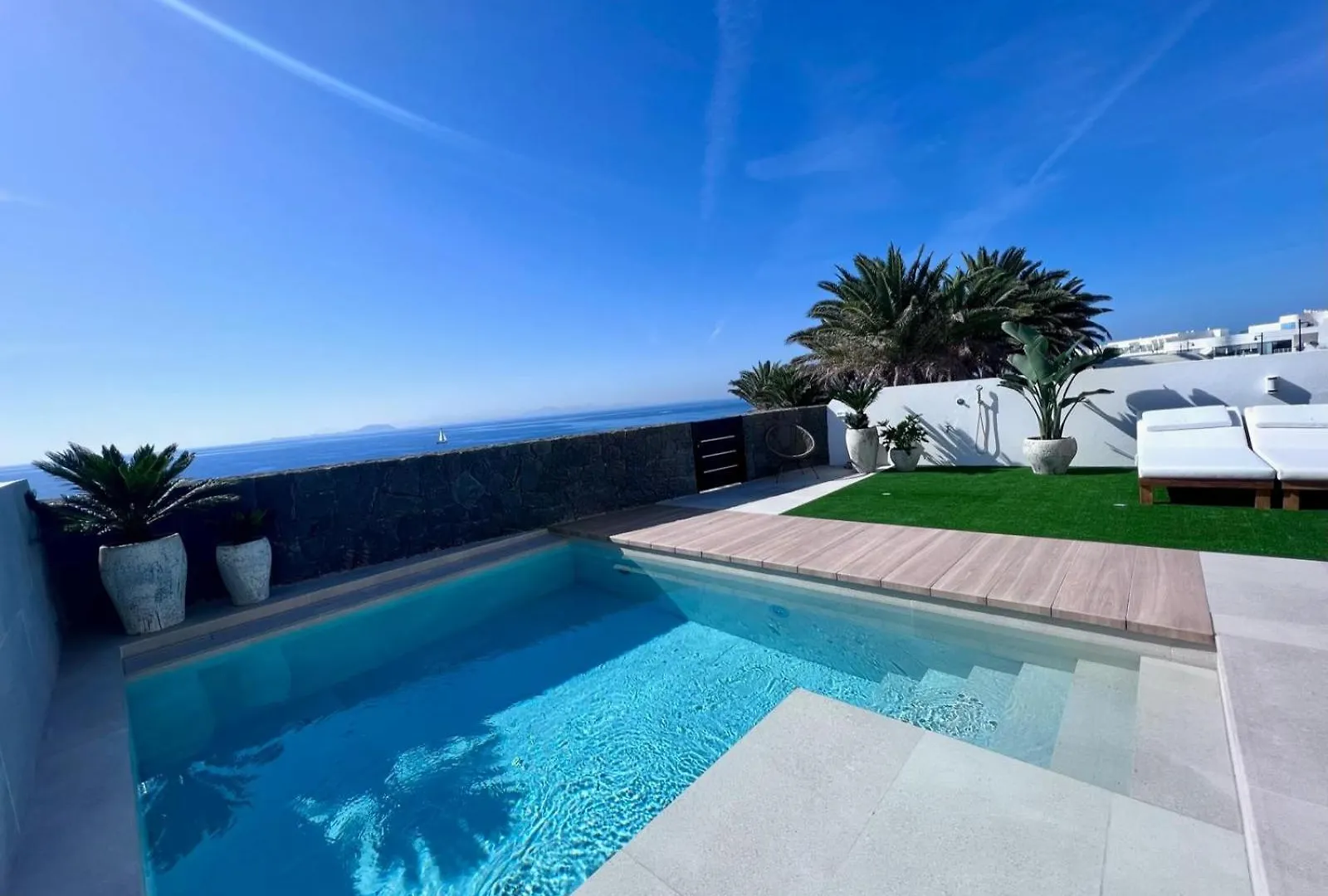 Vulcana Suite Playa Blanca  Spain
