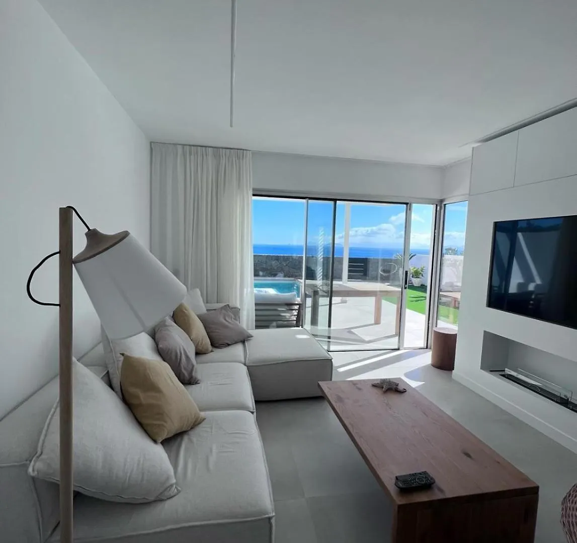 Villa Vulcana Suite Playa Blanca