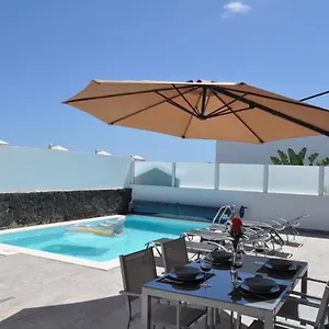 Castor Villa